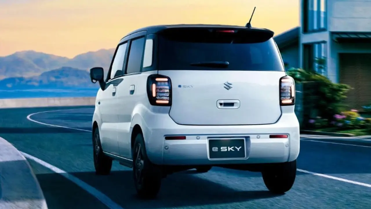 Bukan Cuma Irit, Suzuki e-Sky Juga Punya Fitur Tak Terduga Bukan Cuma Irit, Suzuki e-Sky Juga Punya Fitur Tak Terduga